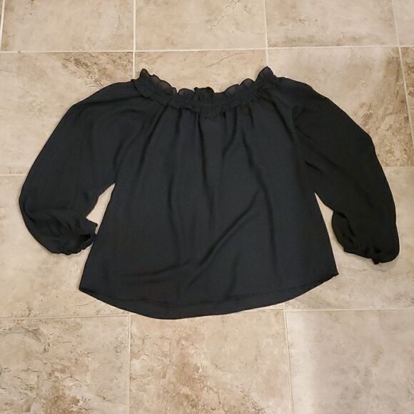 Sadie & Sage off shoulder black ruffle top - Picture 5 of 8